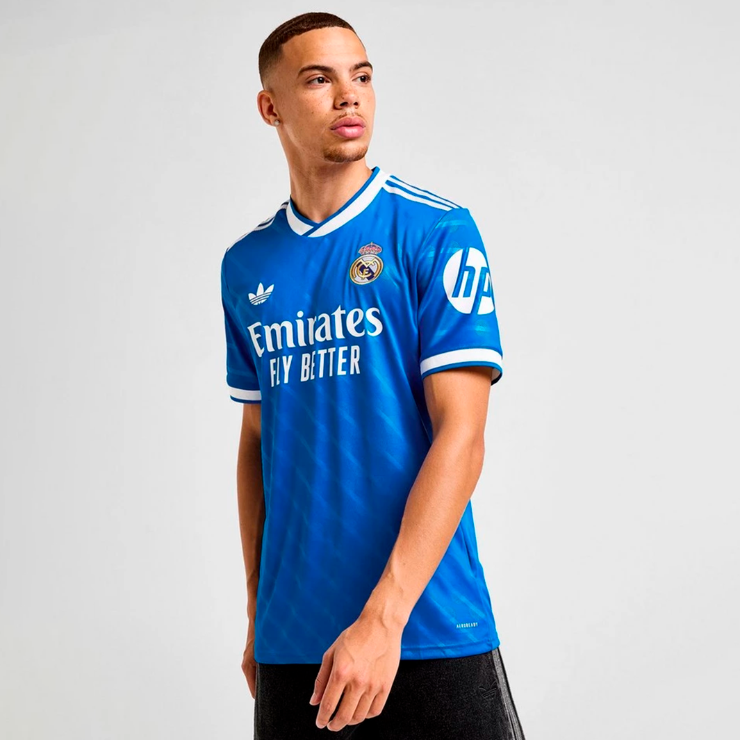 1-383_8ddf925a-dcba-43a3-9049-ec1c16d603ce Real Madrid 2025/26 Third Jersey Fan Version - Image 1