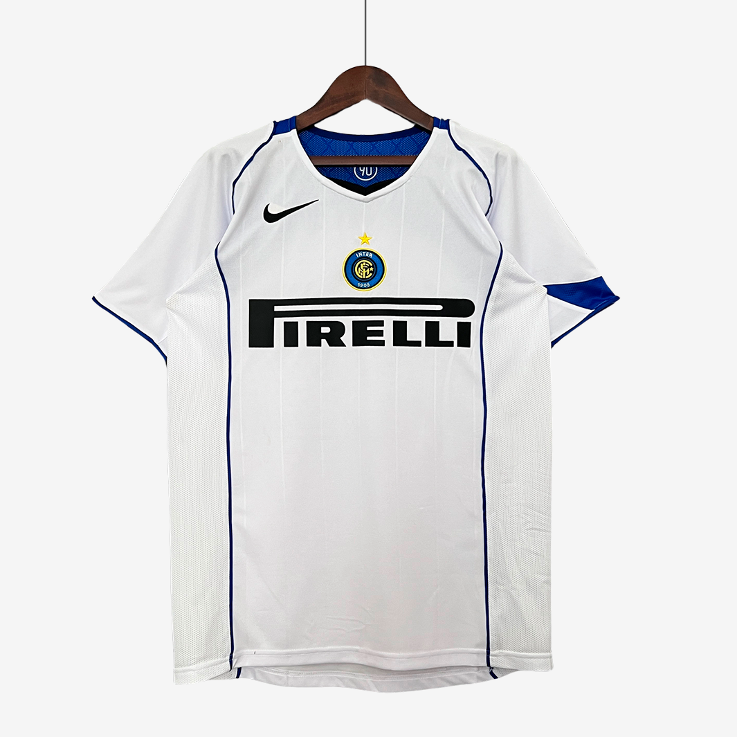 7-248_57de3732-f390-4bd9-ae13-650dd50ecf44 Inter Milan 2004/05 Away Jersey – Retro Version - Image 1