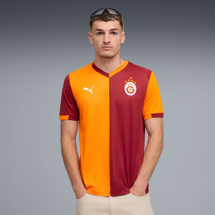 732cce229f74a6c5f06b658d21de Galatsaray 2025/26 Home Jersey Fan Version - Image 1