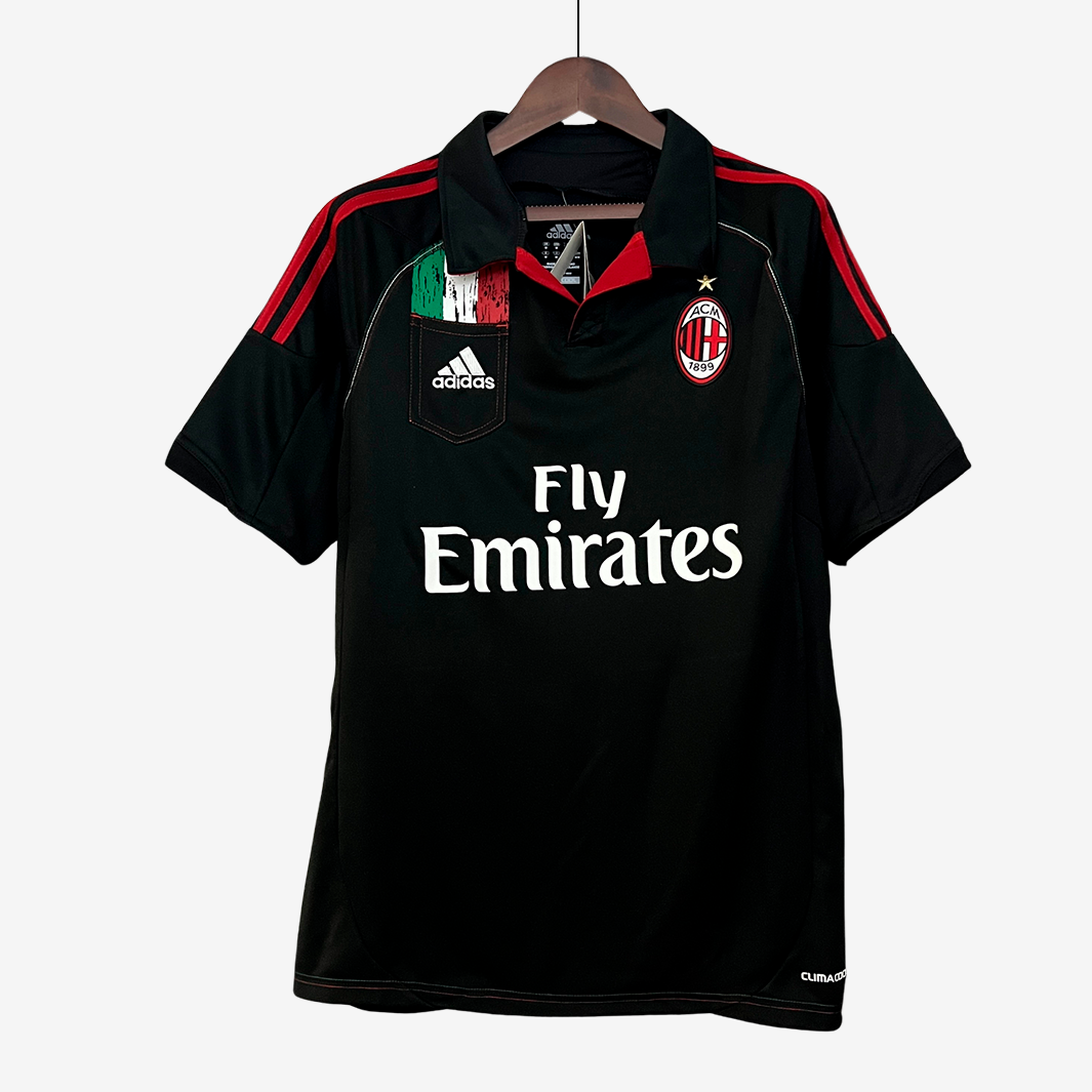 8-40_701ea7f0-46d9-40a6-8f70-7e5185f2fc4a AC Milan 2012/13 Third Jersey – Retro Version - Image 1