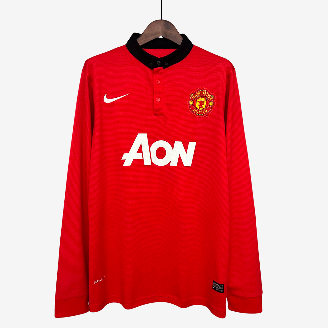 2-20_12e6877a-ab69-4bb8-bb2b-b7783c0b27f2 Manchester United 2013/14 Home Jersey Long Sleeve – Retro Version - Image 1