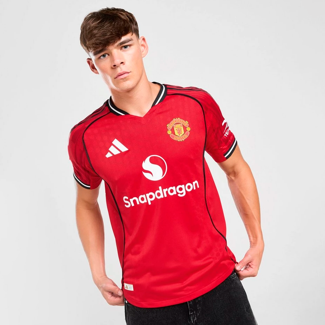 6_52060c62-3e7a-4972-8003-a0806340cda1 Manchester United 2025/26 Home Jersey Player Version - Image 1