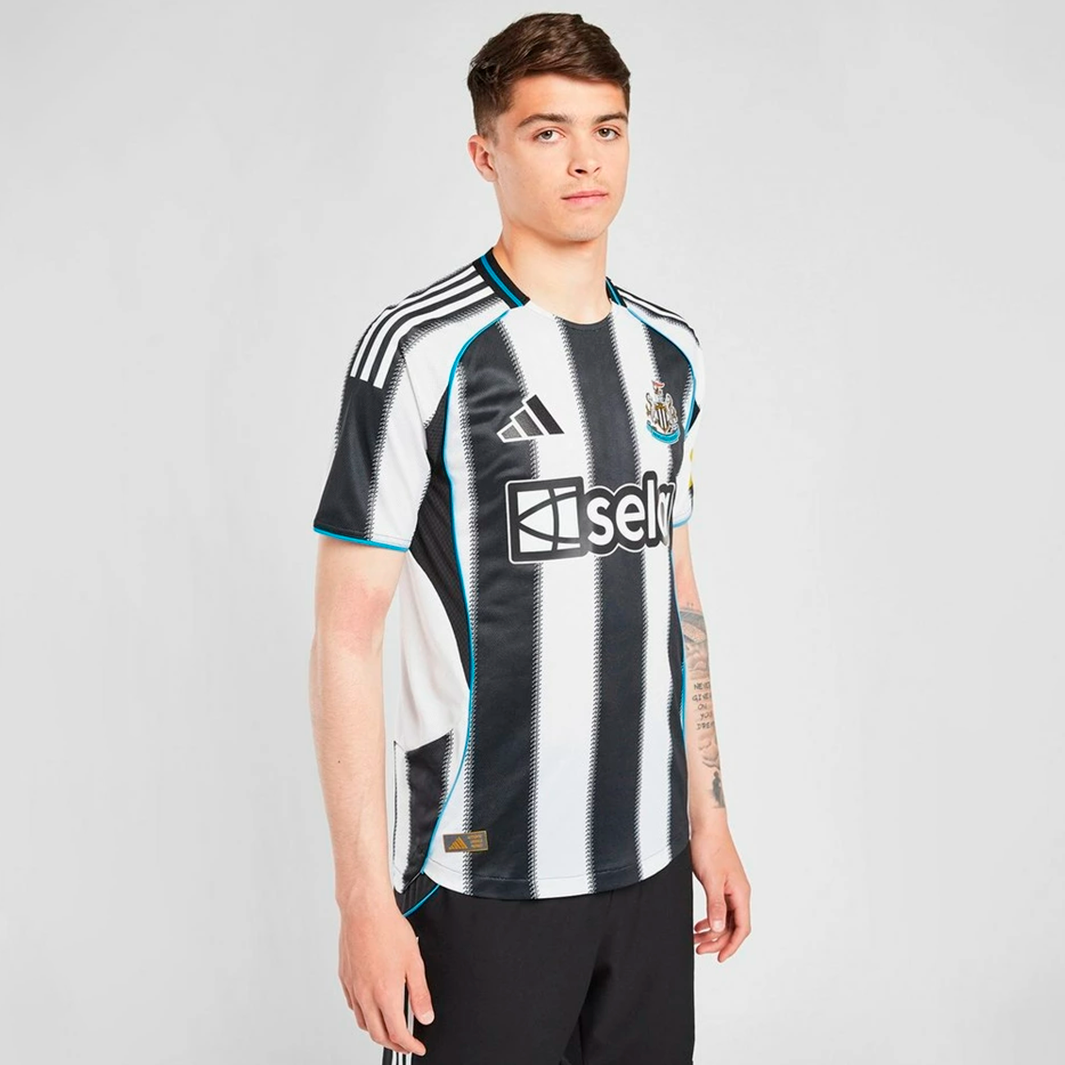 zcsczc Newcastle United 2025/26 Home Jersey Player Version - Image 1