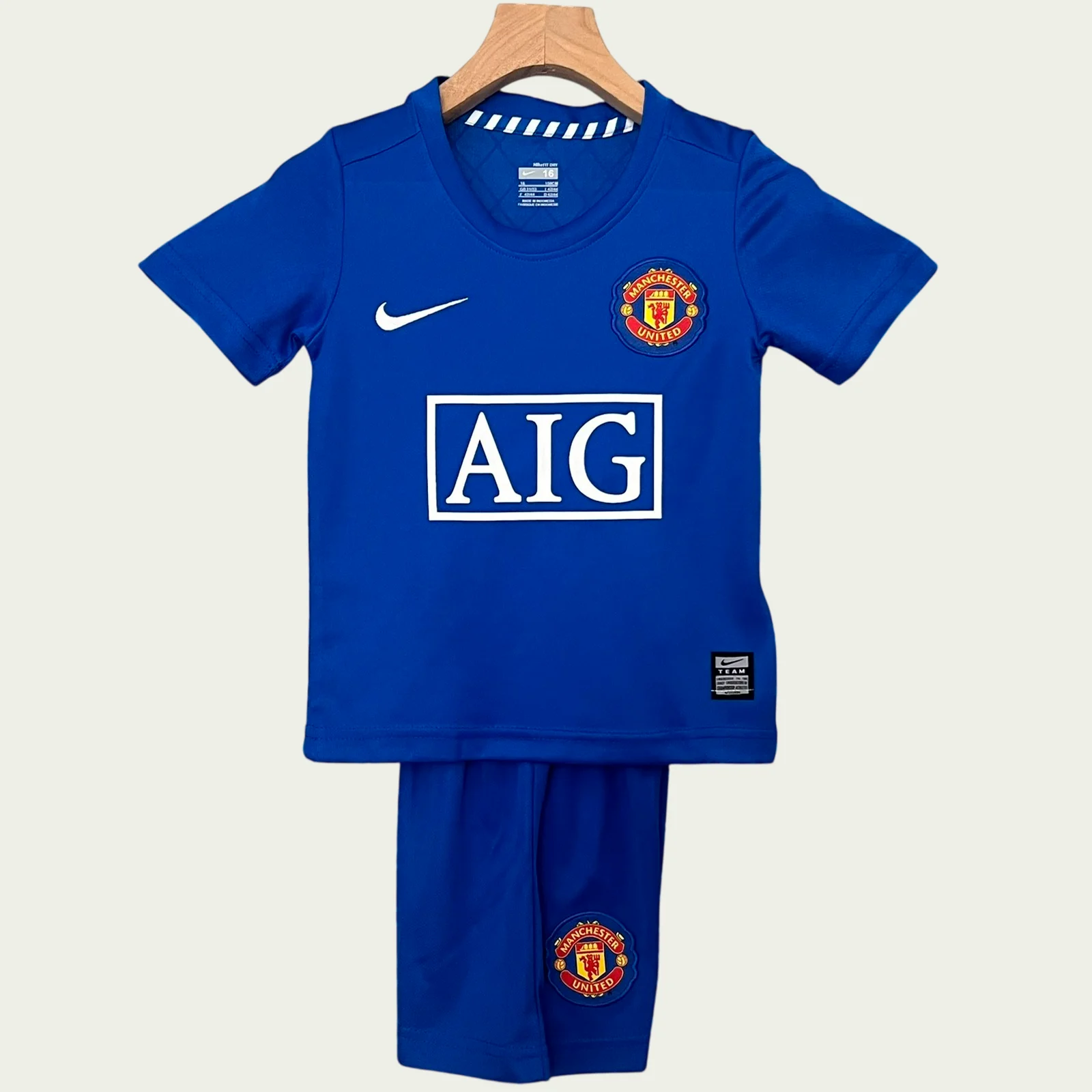 cldmgypw8c5gkbuszcof Manchester United 2008/09 Third Jersey Kids Kit – Retro Version - Image 1