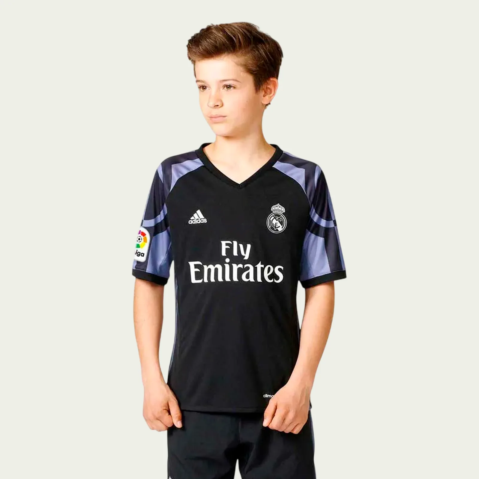 gv4a5v99u1esypflyfih Real Madrid 2016/17 Third Jersey Kids Kit – Retro Version - Image 1