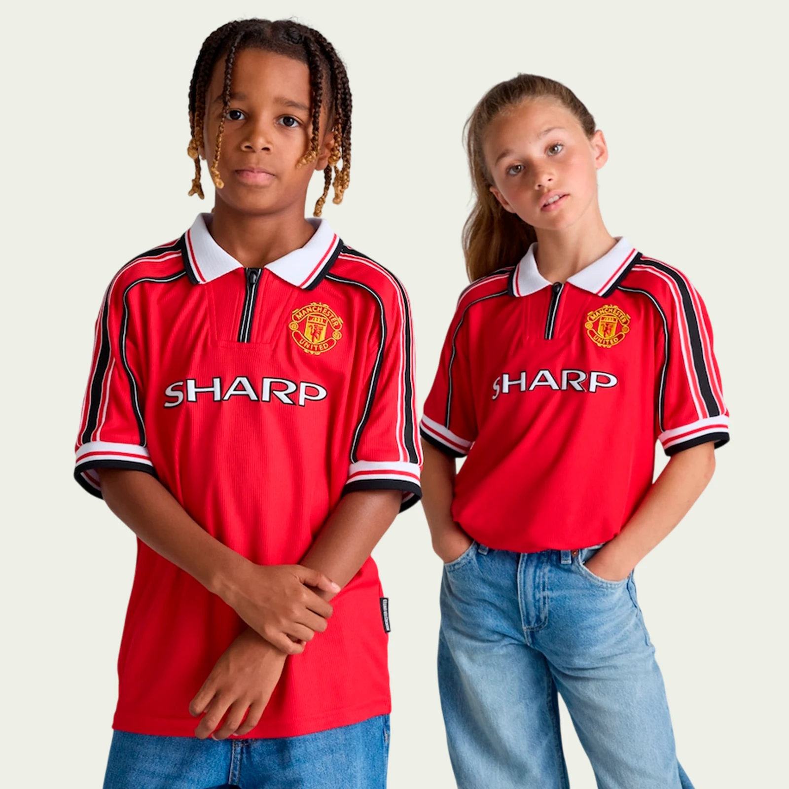 ieeyytc1d6bjh99yuusy Manchester United 1998/99 Home Jersey Kids Kit - Retro Version - Image 1