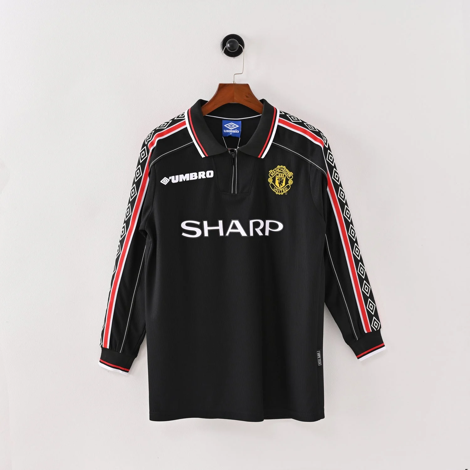 l4yunl7gt6h8qlzelfb0 Manchester United 1998/99 Third Jersey Long Sleeve Retro Version - Image 1