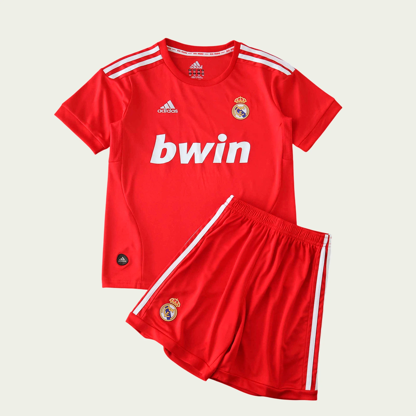 lob6d1eztp3hroa5vjnf Real Madrid 2011/12 Third Jersey Kids Kit – Retro Version - Image 1