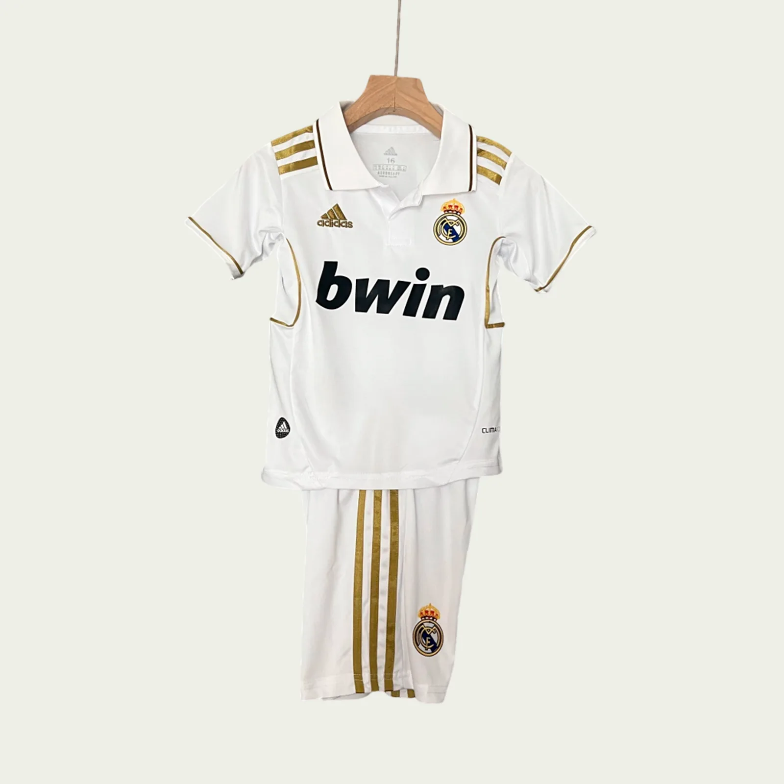 mwus8iaubkgmlillppkg Real Madrid 2011/12 Home Jersey Kids Kit - Retro Version - Image 1