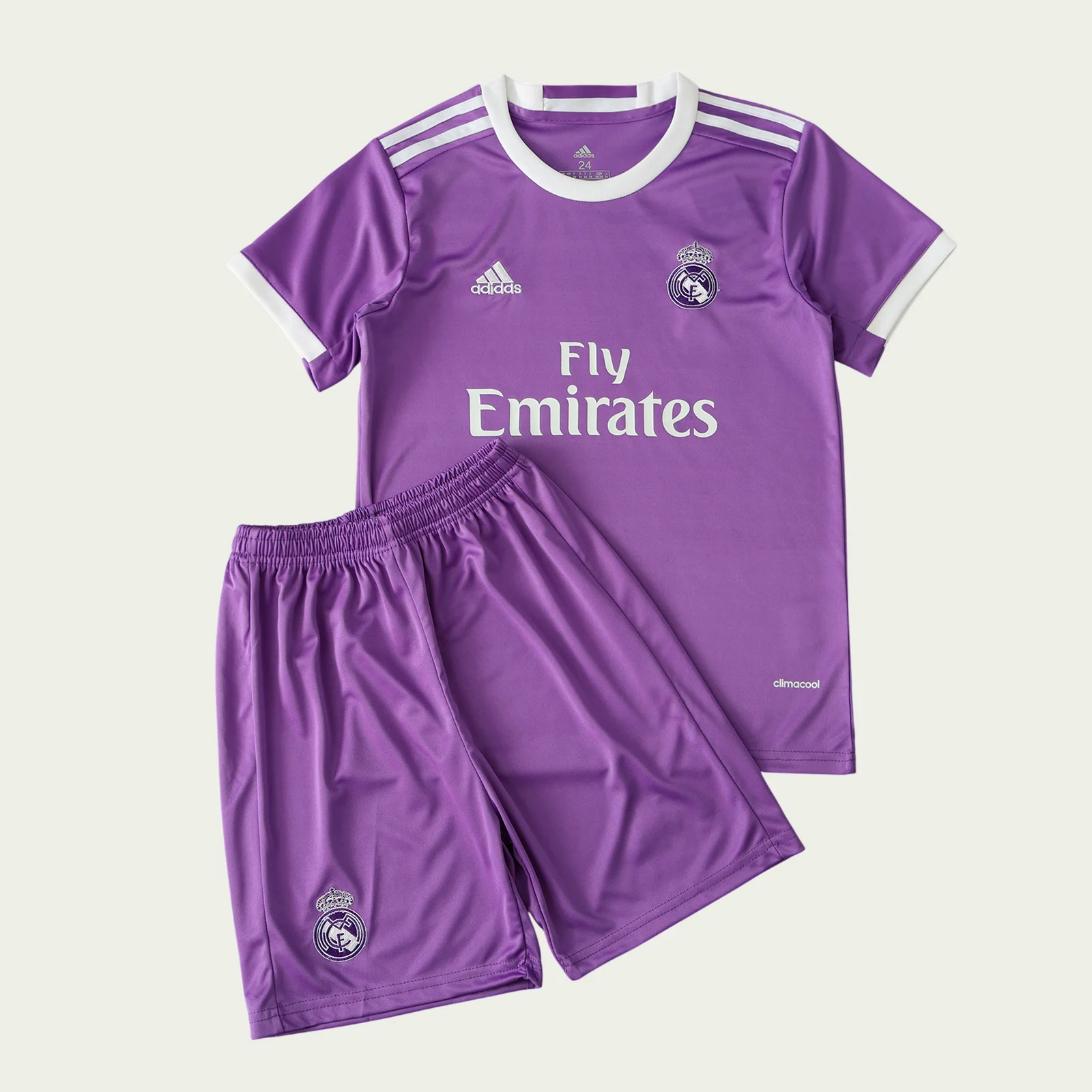 qjcurkz6807hsjvmsrv8 Real Madrid 2016/17 Away Jersey Kids Kit – Retro Version - Image 1