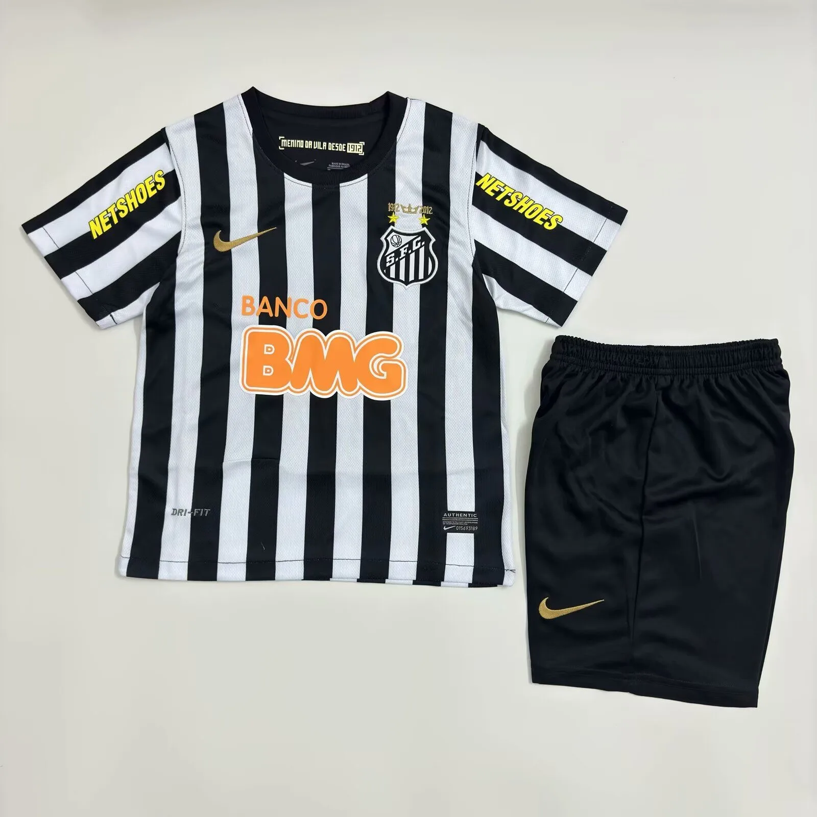 sswpaazhcha7cxli6r0r Santos 2012/13 Away Jersey Kids Kit - Retro Version - Image 1